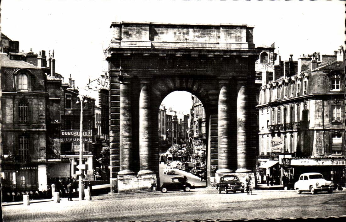 Bordeaux - La Porte Bourgogne construite en 1750 1755 CPA 