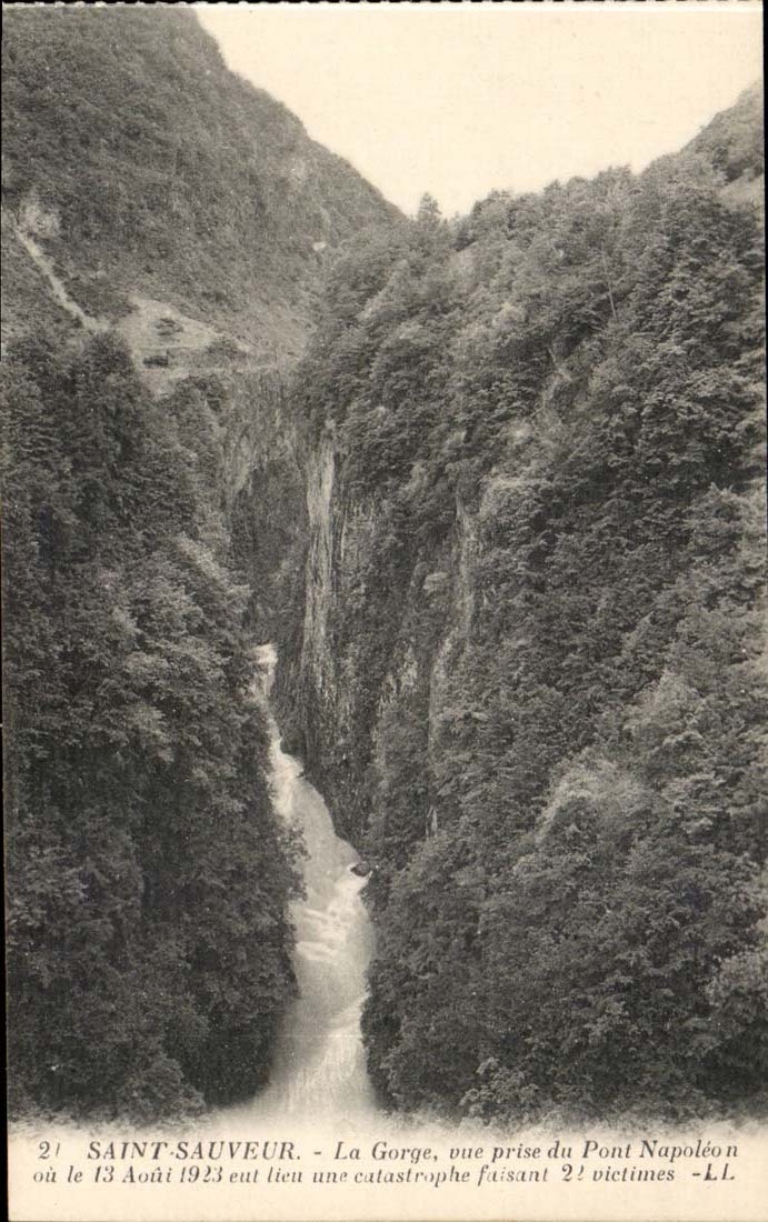 Saint-Sauveur - La Gorge, vue prise du Pont Napoléon où le 13 Août 1923 eut lieu une catastrophe faisant 21 victimes - L.L.