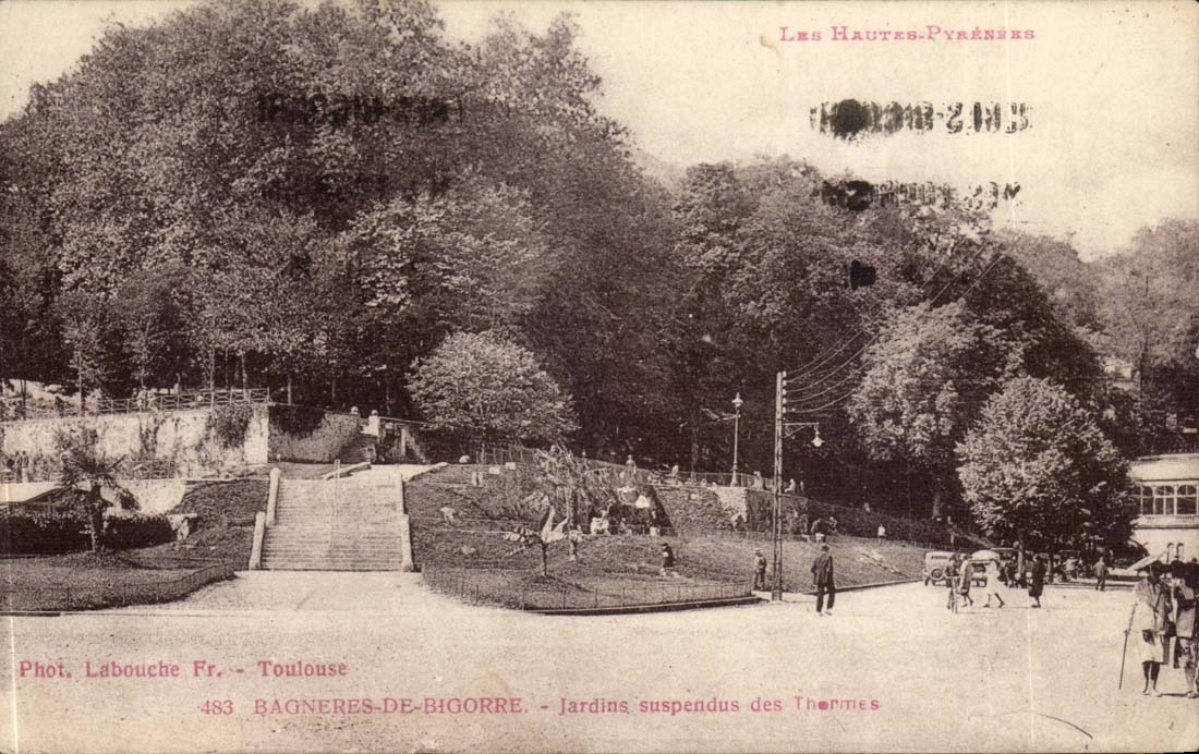 Bagnères-de-Bigorre — Jardines colgantes de los Baños — Fot. Labouche Fr. - Toulouse