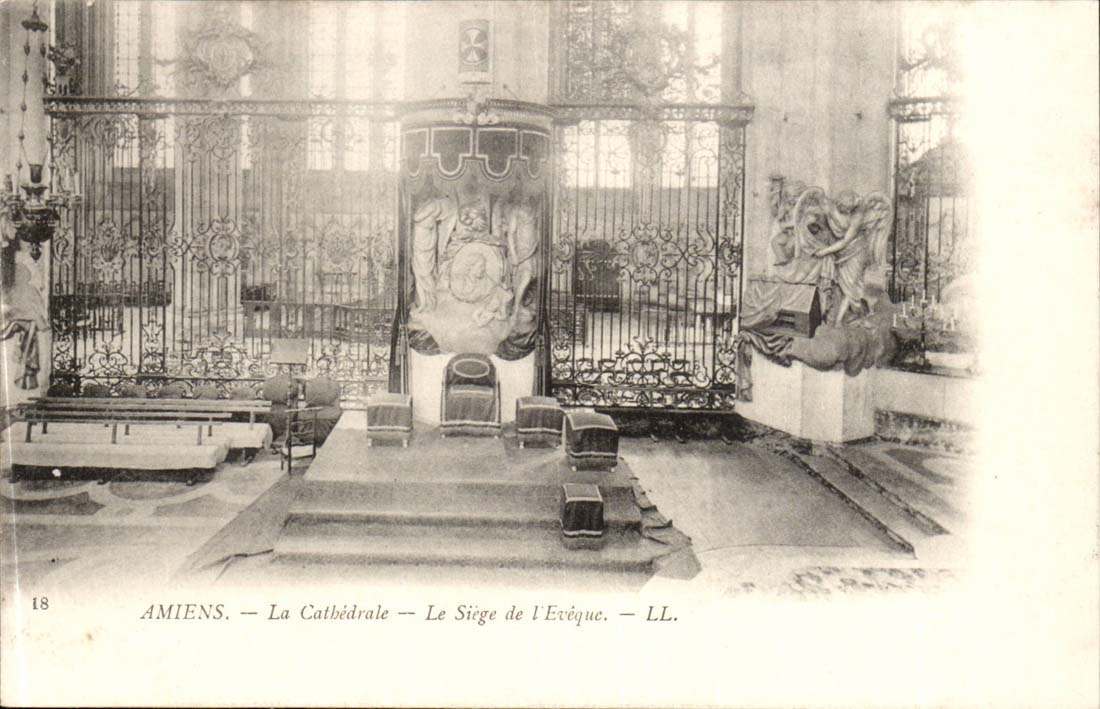 Amiens - La Cathedrale - Le Siege de l'Eveque - CPA 