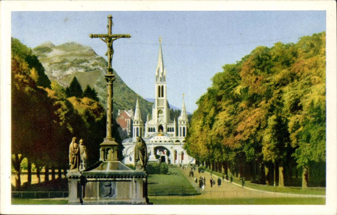 Lourdes - Calvaire breton et Basilique - CPA 