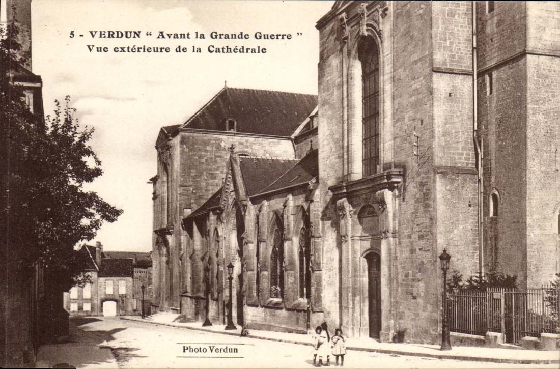 Verdun - Avant la Grande Guerre - Vu exterieur de la Cathedrale - CPA 