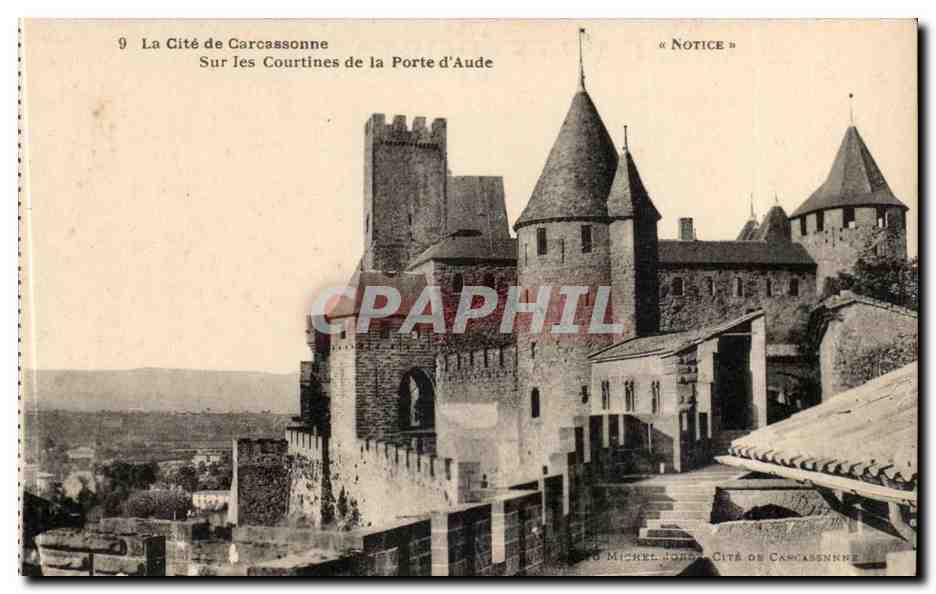 CArcassonne CPA Sur les courtines de la port d'aude