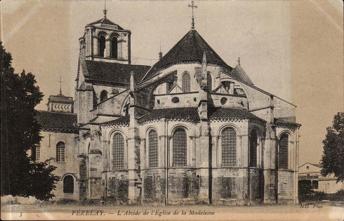 Vezelay CPA L'abside de l'eglise de la Madeleine