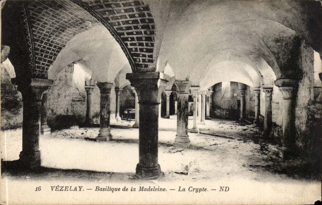 Vézelay — Basilique de la Madeleine — La Crypte — ND