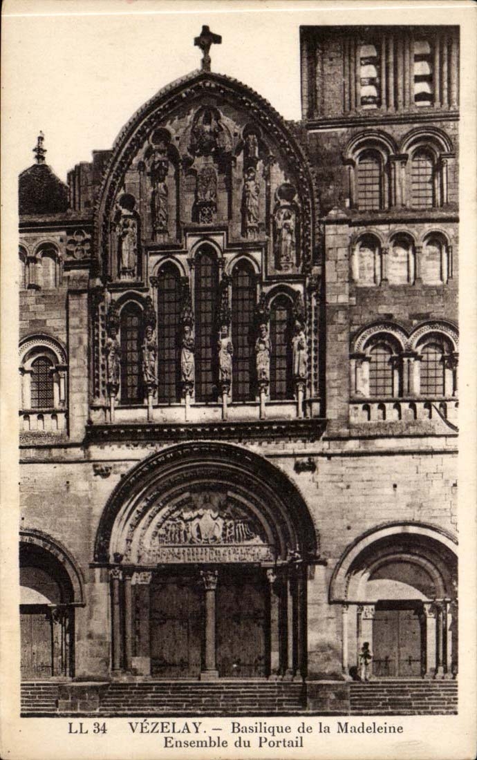 Vezelay CPA Basilique de la Madeleine Ensemble du portail