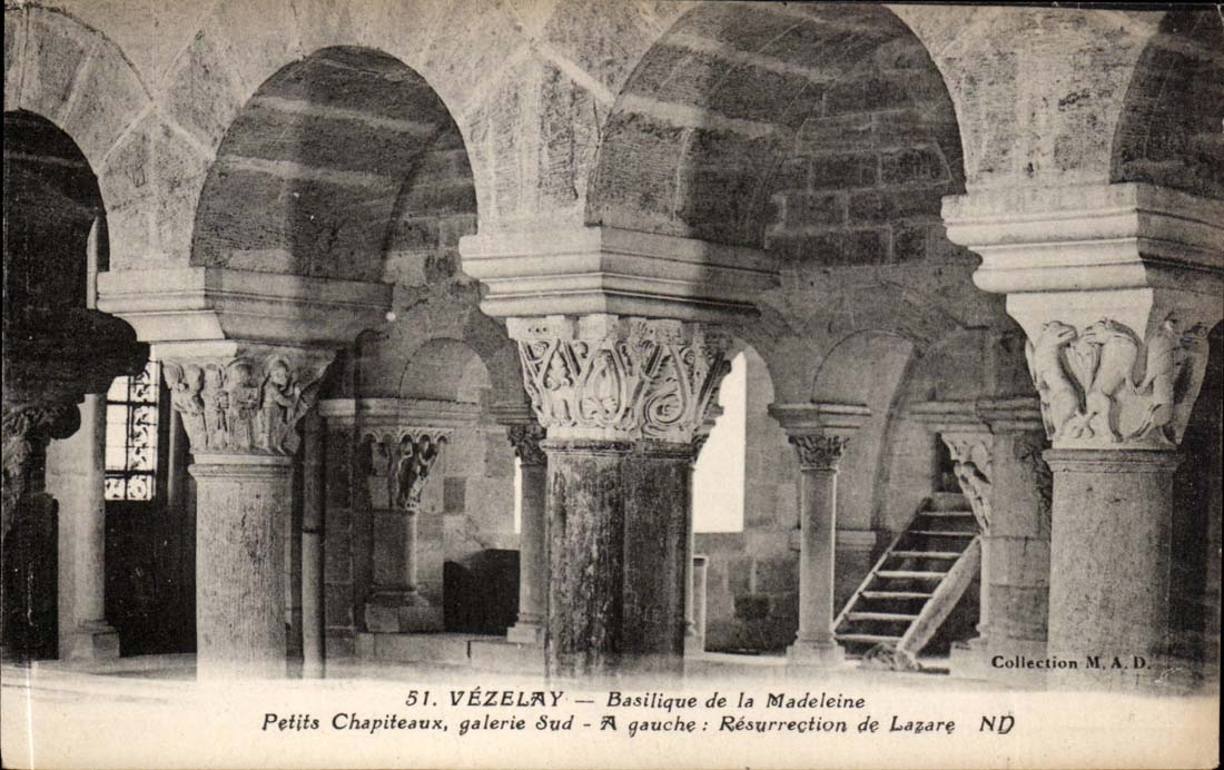 Vezelay CPA Basilique de la Madeleine Petits chapiteaux galerie sud Resurrection de Lazare