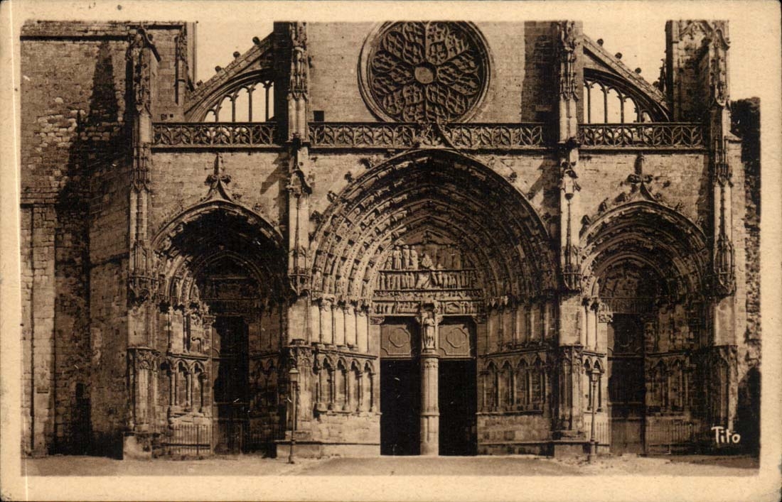 Bazas CPA Portique et fronton dfe la cathedrale