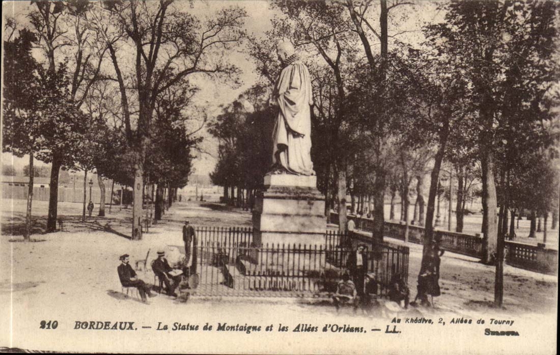 Bordeaux CPA la statue de Montaigne et les allees d'orleans