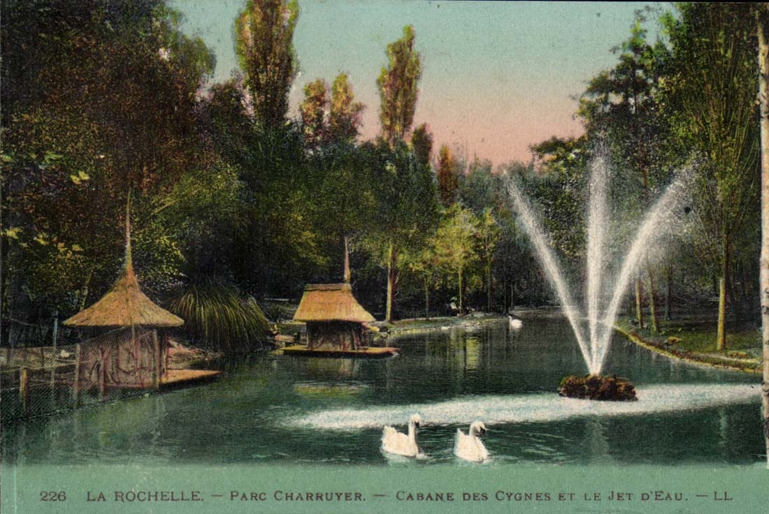 La Rochelle — Parc Charruyer — Cabane des Cygnes et le Jet d'Eau — LL