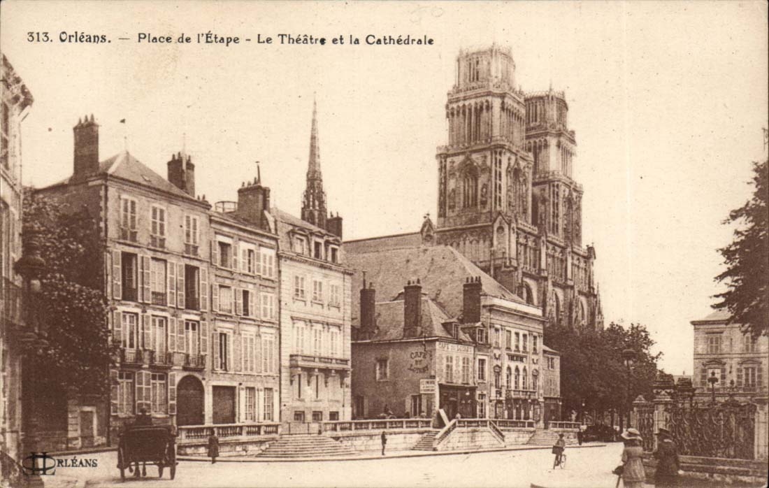 Orleans CPA Place de l'etape Le theatre et la cathedrale
