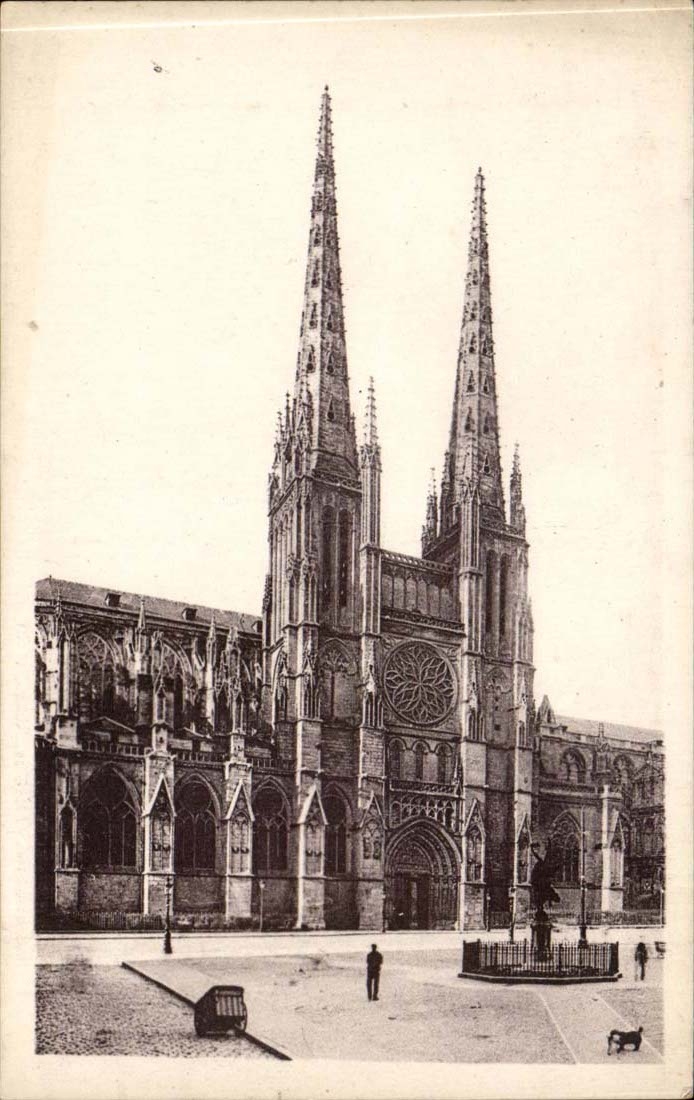 Bordeaux CPA La cathedrale Les fleches