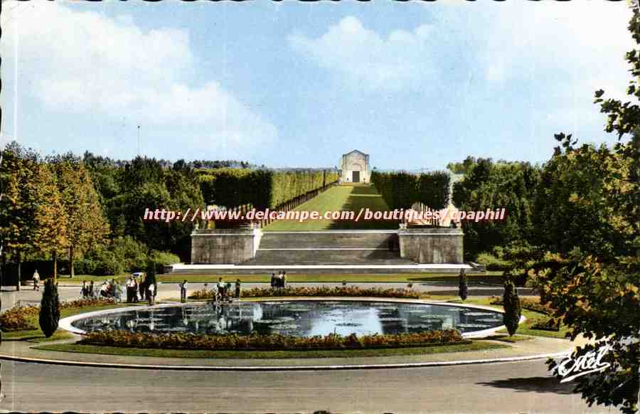 Les Champs de Bataille de Verdun — Cimetière Américain de Romagne-sous-Montfaucun — Éditions Lecourbe