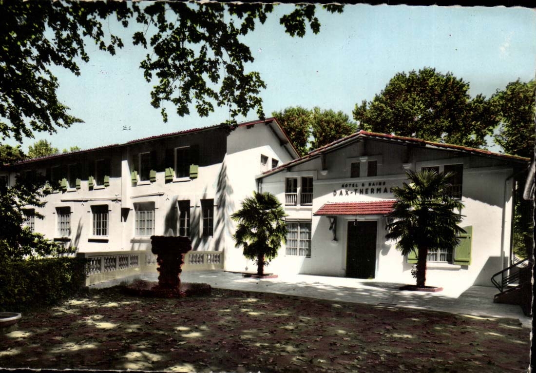 Hôtel & Bains DAX-THERMAL — Sa Source d'Eau Chaude — Photo LIBERT - DAX