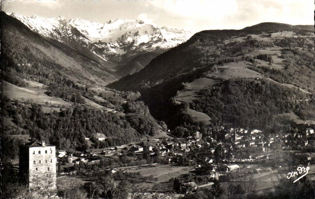 Allevard-les-Bains — Vue générale et le Gleyzin (alt. 2697 m.) — Éditions SPADEM Grenoble