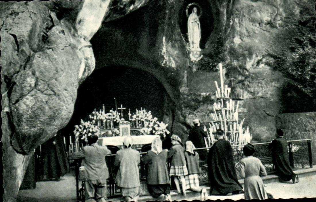 Lourdes CPA La grotte miraculeuse
