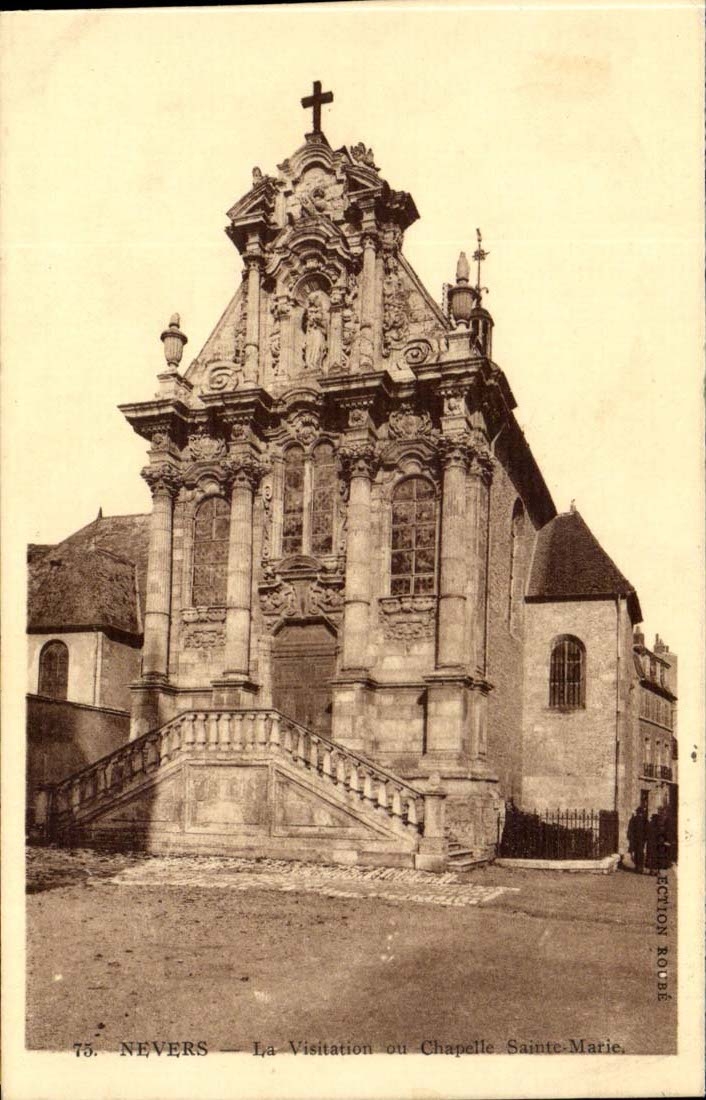 Nevers CPA La Visitation ou chapelle Sainte MArie