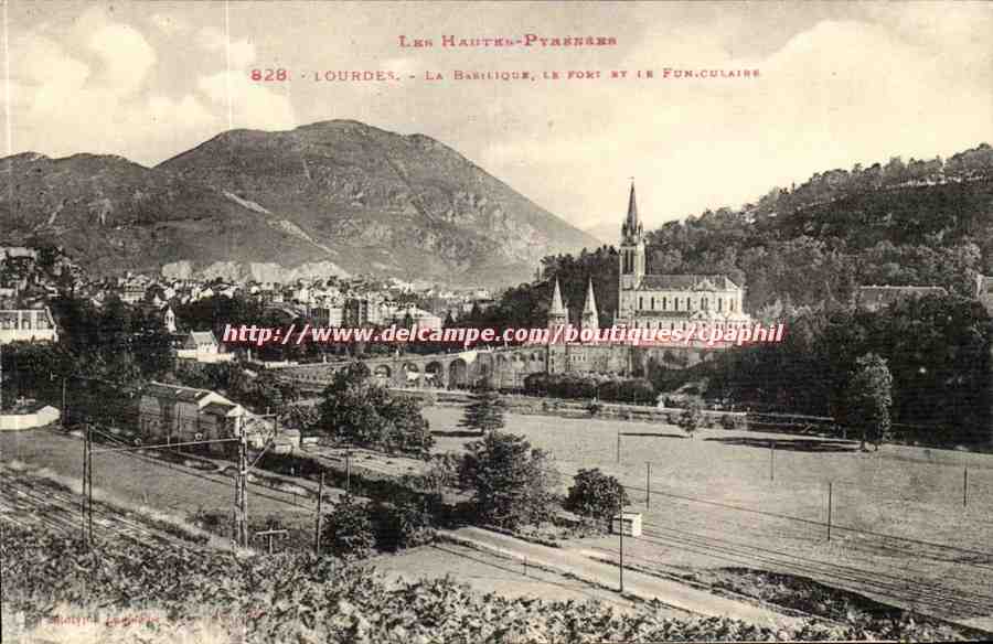 Lourdes - La Basilique Le Fort et le Funiculaire CPA 
