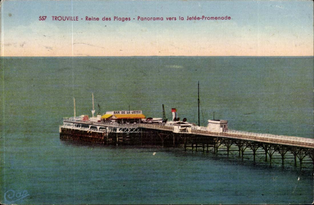TROUVILLE - Reine des Plages - Panorama vers la Jetée-Promenade — C° des Arts Photomécanique