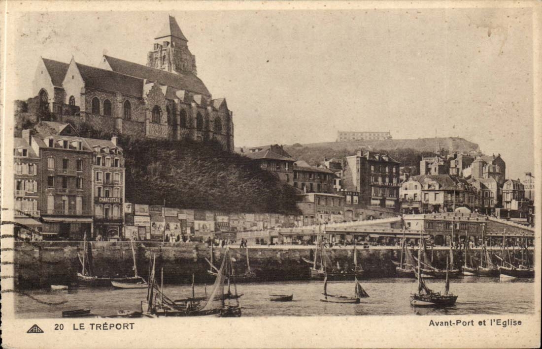 Le Treport - Avant Port et Eglise - CPA 