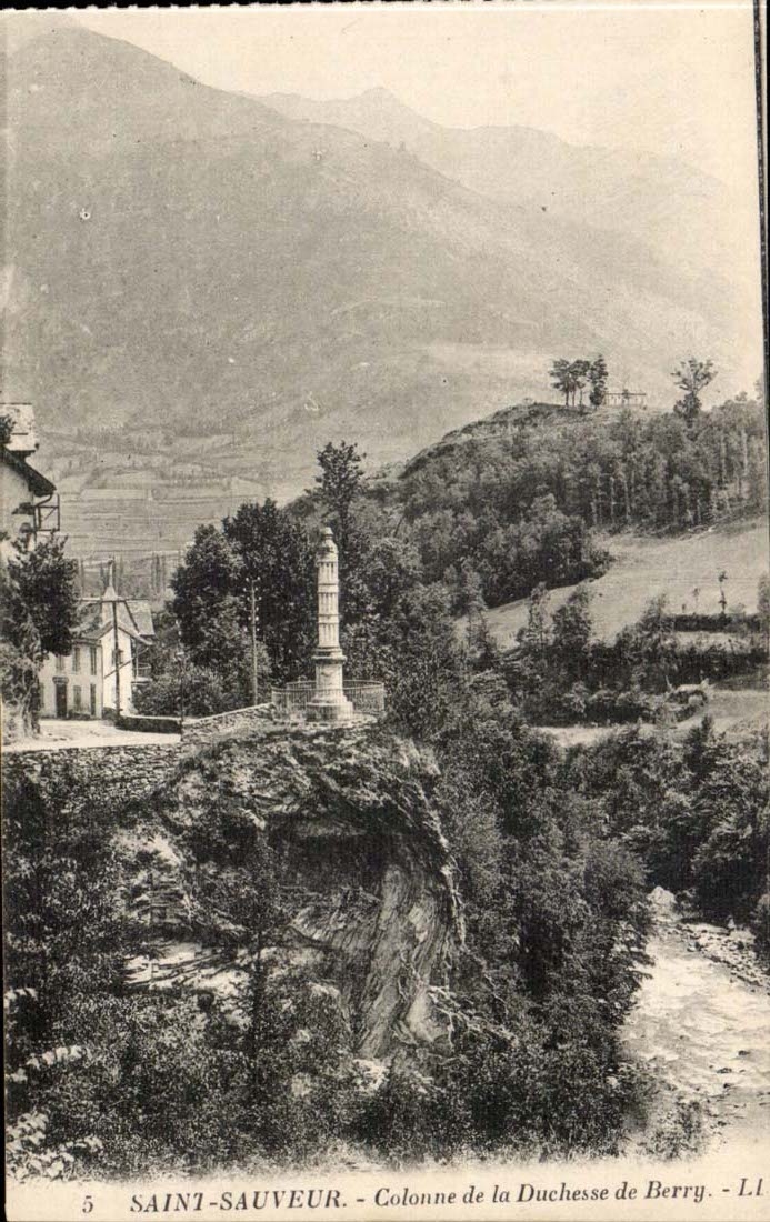 Saint-Sauveur - Colonne de la Duchesse de Berry