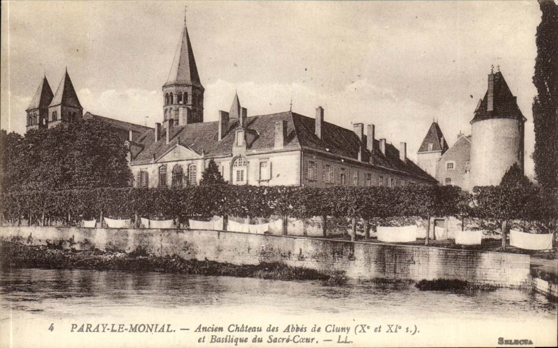 Paray-le-Monial — Ancien Château des Abbés de Cluny (Xe et XIe s.) et Basilique du Sacré-Cœur — SELSOEA