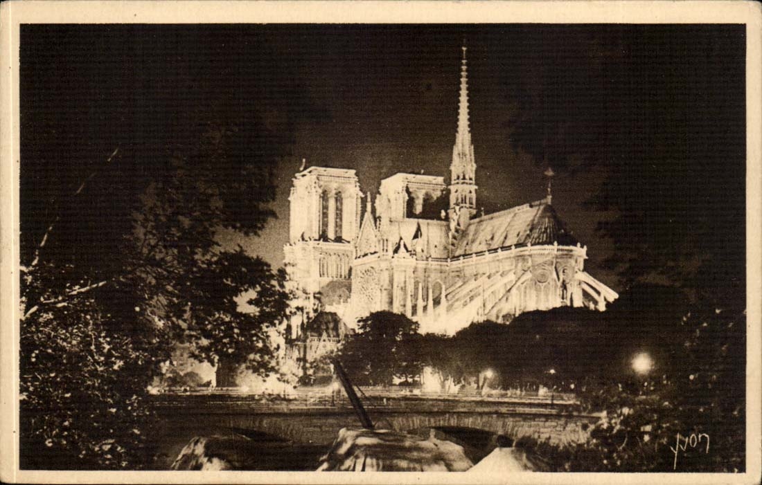 Paris 4 - en Flanant - Notre Dame Illuminee - CPA 