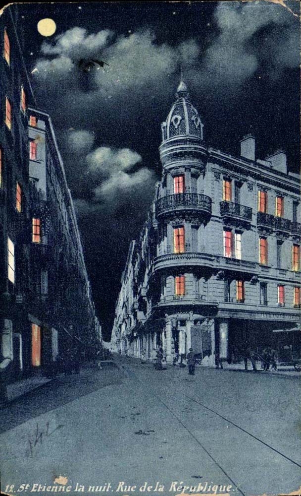 Saint-Étienne la nuit — Rue de la République — Éditions de la Poste
