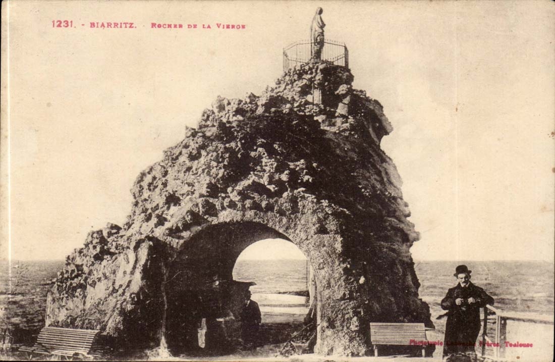 Biarritz - Rocher de la Vierge - CPA 