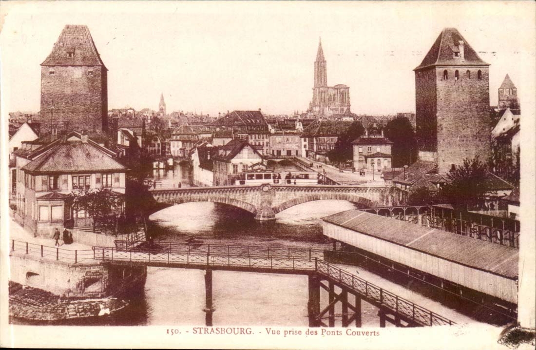 Strasbourg CPA Vue prise des ponts couverts