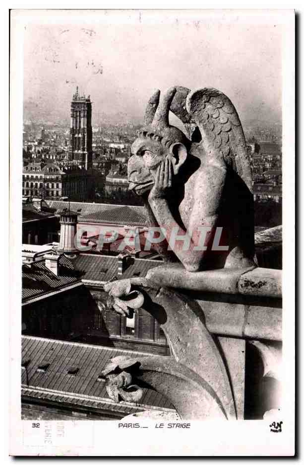 Paris CPA Le strige