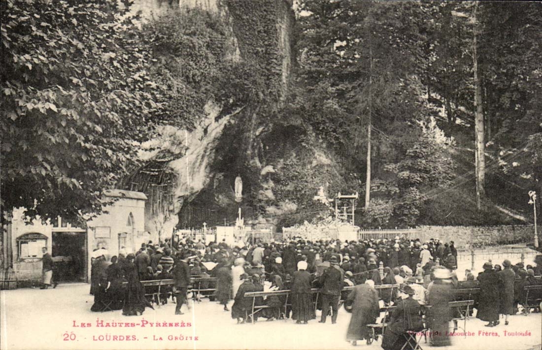 Lourdes - La Grotte - CPA 