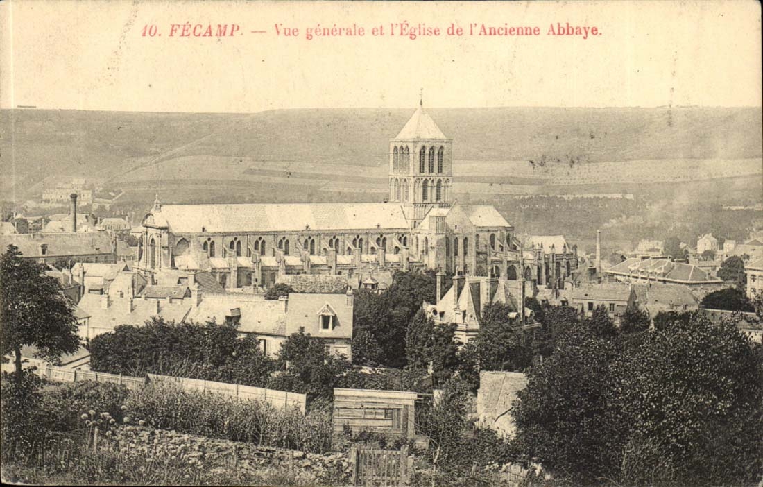 Fecamp - Vue Generale et l'Eglise de l'Ancienne Abbaye - CPA 