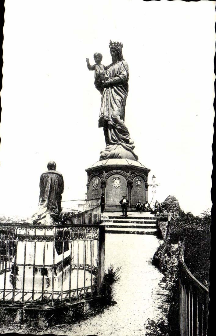 Le Puy — Statue de Notre-Dame de France et statue de Monseigneur Morihon — Éditeur : Cie des Arts Photographiques, Paris