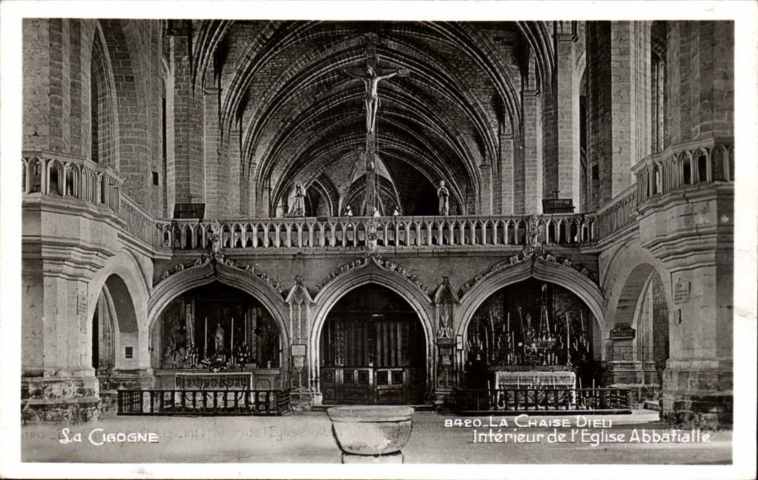 La Cigogne — Intérieur de l'église abbatiale — Édition La Cigogne, Vichy