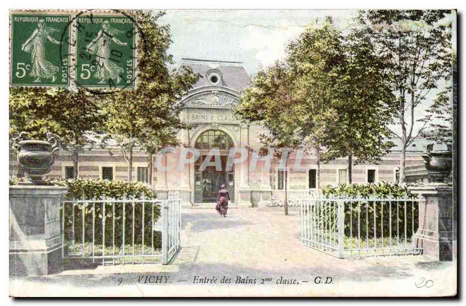 CPA Vichy Entree des bains de 2eme classe