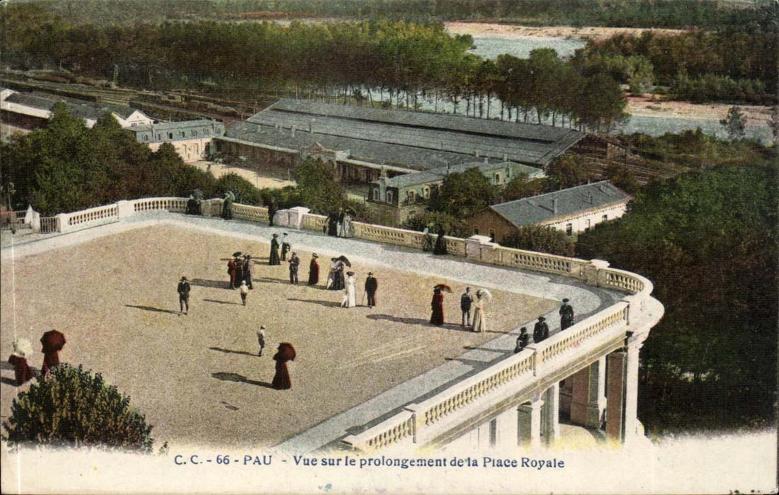 Pau - Vue sur le Prolongement de la Place Royale - CPA 