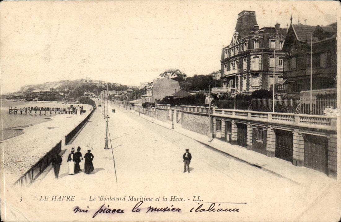 Le Havre - Le Boulevard Maritime et La Heve CPA 