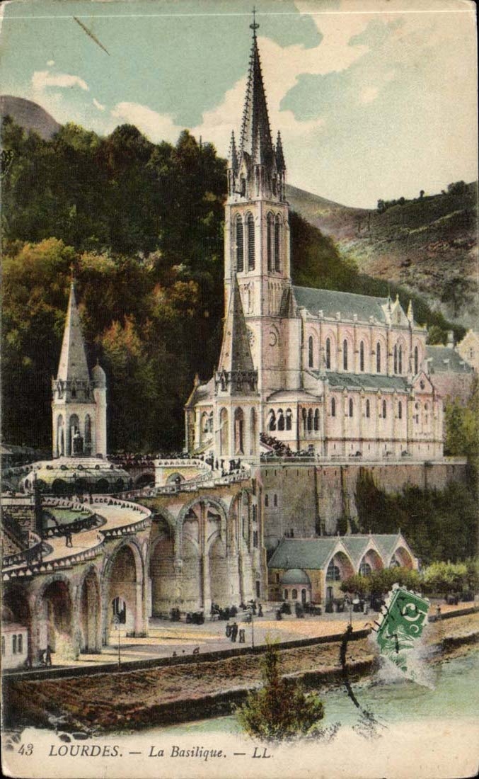 Lourdes CPA La basilique