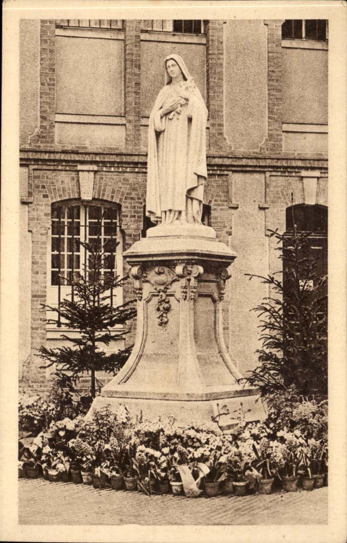 Statue de Sainte Thérèse de l'Enfant-Jésus — cour du Carmel de Lisieux — éditeur Oryval, n°3