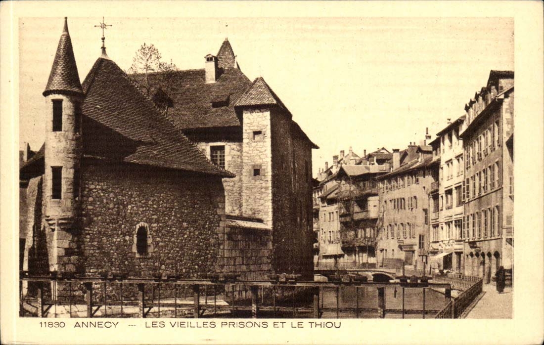 Annecy CPA Les vieilles prisons et le Thiou