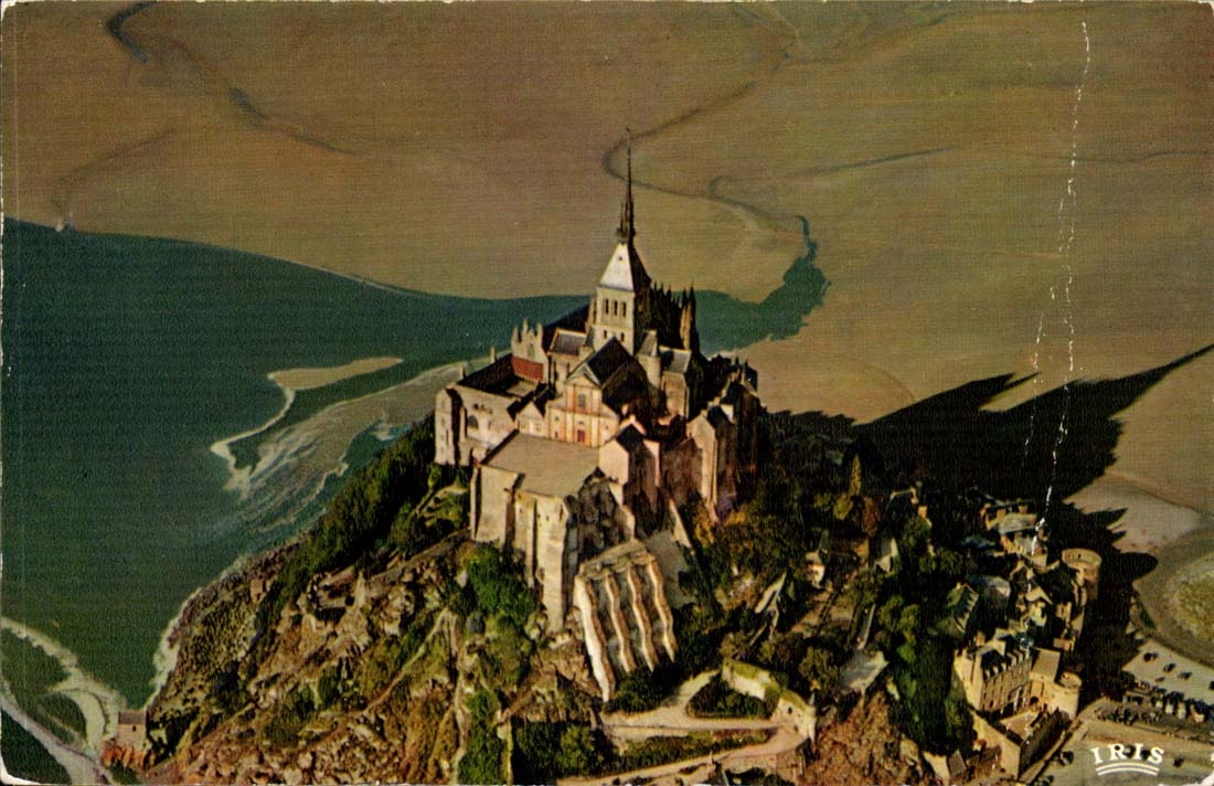 Le Mont saint Michel - Vue Aerienne - CPA 