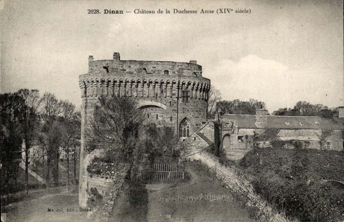 Dinan — Château de la Duchesse Anne (XIVe siècle) — Mu. cel. édit., Dinan