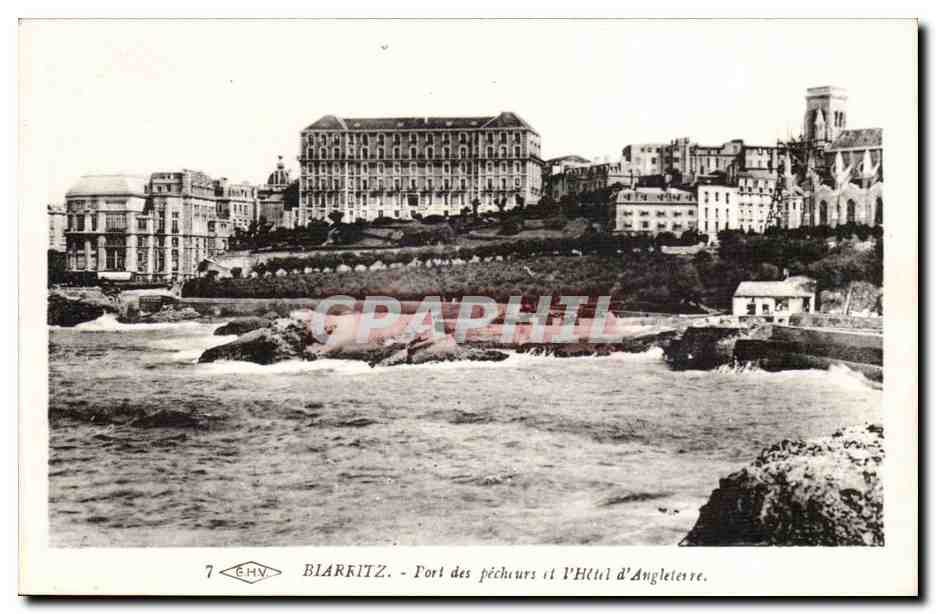 Biarritz - Port des pêcheurs et l'Hôtel d'Angleterre