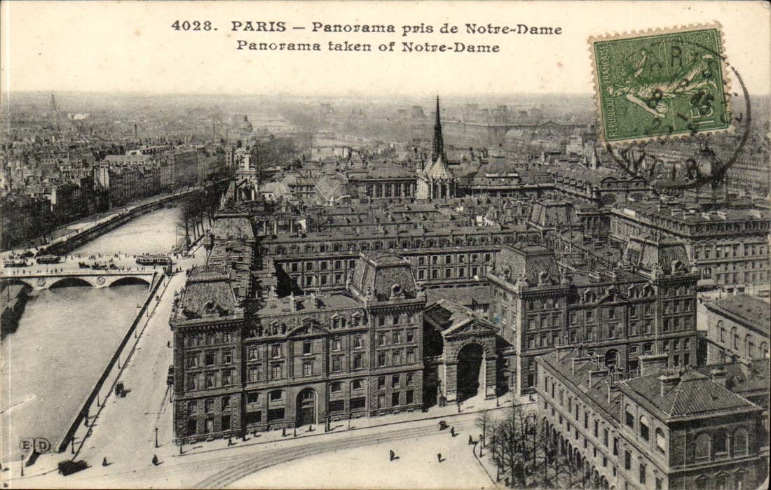 Paris - 4 - Panorama de Notre Dame - CPA 