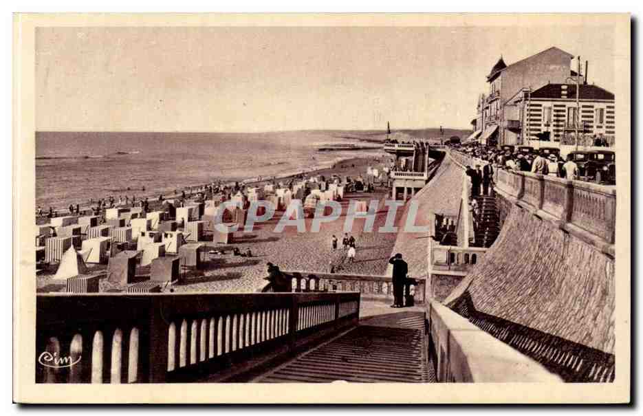 Soulac sur Mer CPA La plage et le boulevard