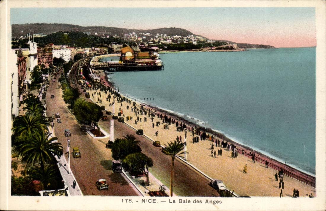 Nice CPA La baie des anges