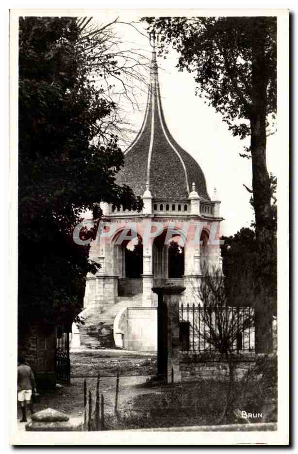 Saint Anne d'Auray CPA Monument aux morts de la Bretagne 