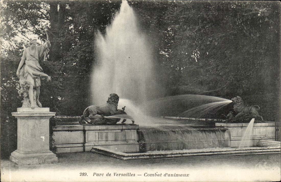 Parc de Versailles CPA Combat d'animaux