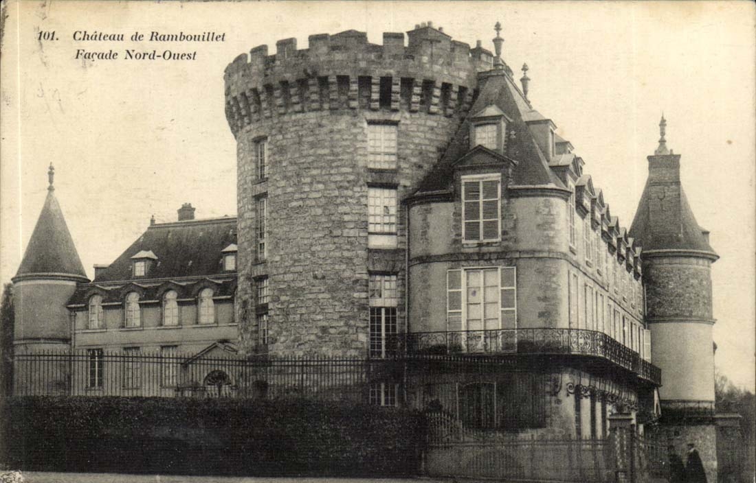 Schloss Rambouillet — Nordwestfassade — Librairie Nouvelle, Rambouillet